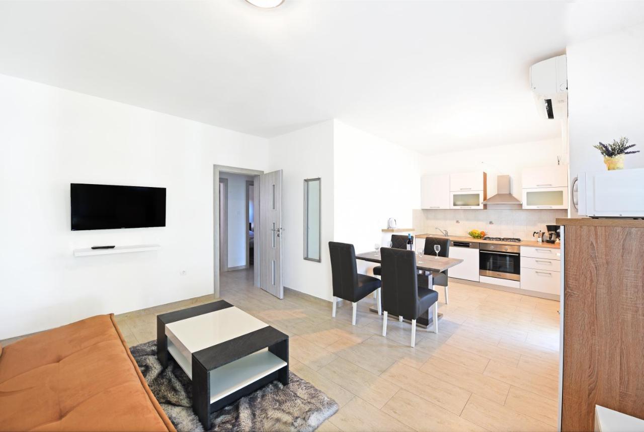 Apartments Mirasol อูมัค ภายนอก รูปภาพ